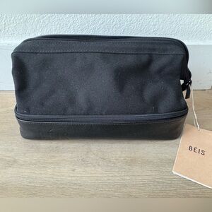 NWT: BÉIS The Dopp Kit in Black